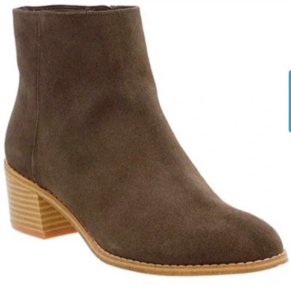 Clarks Somerset Breccan Myth Suede Ankle Booties 8.5